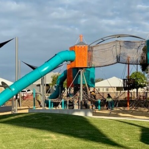 thornlands-community-park-redland-city-playground-