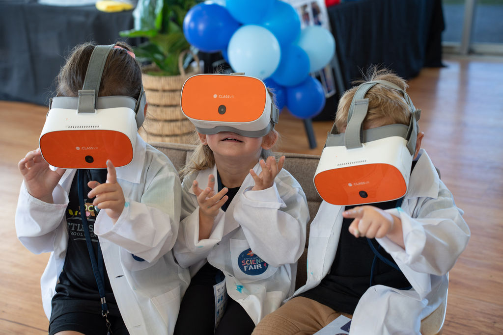 Little Scholars Science Fair And Wondernest Vr Launch