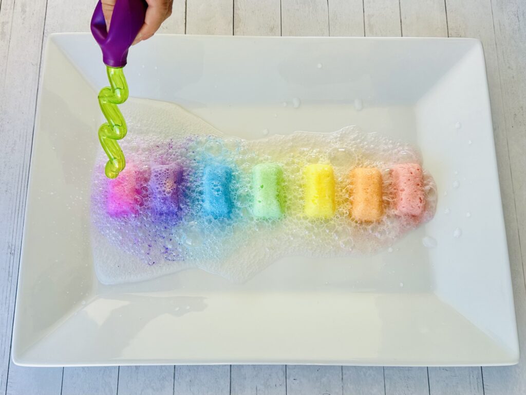 Little Scholars Fizzing Ice Cubes Kids Experiment